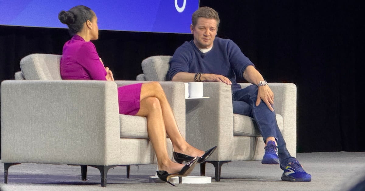 ABC News Live anchor Lindsay Davis and Oscar-nominated actor Jeremy Renner 