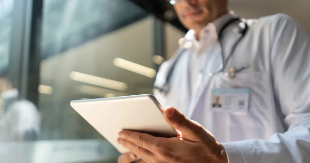 Clinician using a tablet PC