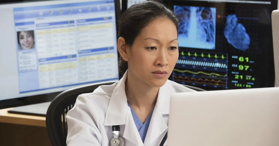 Clinical reviewing medical records